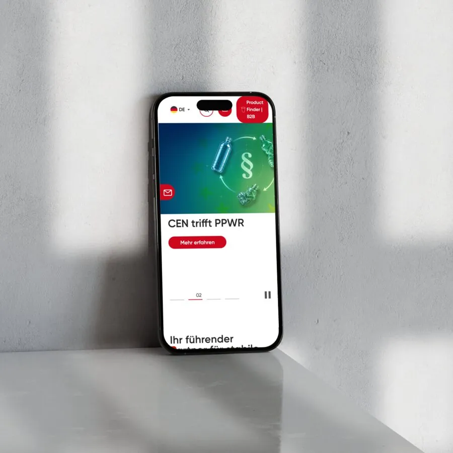 Website von Greiner Packaging auf einem Smartphone